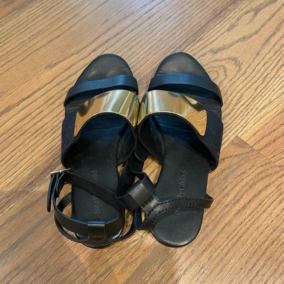 See by Chloé Black/Gold Flat Leather Sandals US 7 - Picture 4 of 5